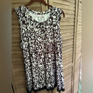 LOGO tunic length tank top with black lace trim